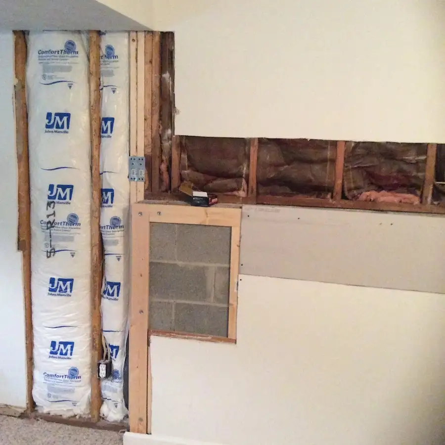 Wall insulation replacement during Structural Drying in Bayou Blue
